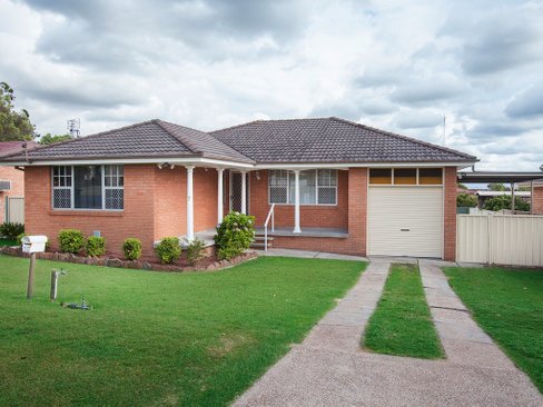 10a Robert Street, TENAMBIT NSW 2323