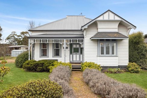 10B Victoria Street Trentham 3458