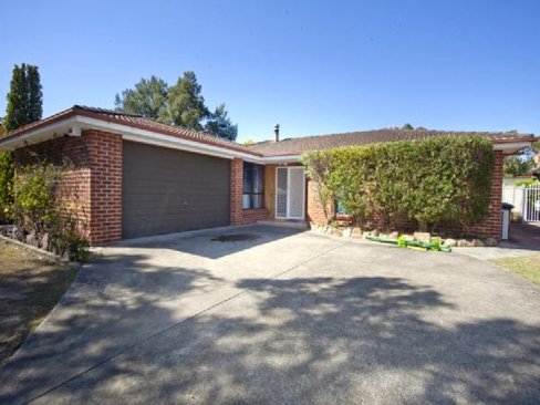 11 Adele Crescent, ASHTONFIELD NSW 2323