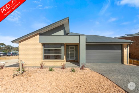 11 Alfreda Place, GOLDEN SQUARE VIC 3555