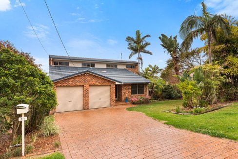 11 Alkina St, SAPPHIRE BEACH NSW 2450