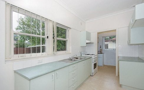 11 Arnold Street, PEAKHURST NSW 2210