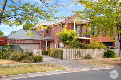 11 Ayrvale Avenue, LAKE GARDENS VIC 3355