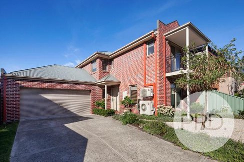 11 Ayrvale Avenue, LAKE GARDENS VIC 3355