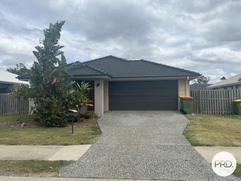 11 Azure Street, ROSEWOOD QLD 4340