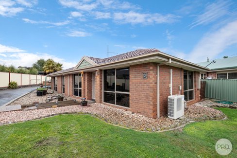 11 Bell Street, CRESWICK VIC 3363
