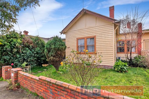 11 Blair Street, GOLDEN POINT VIC 3350
