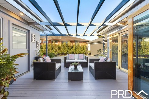 11 Blanc Avenue, EAST HILLS NSW 2213