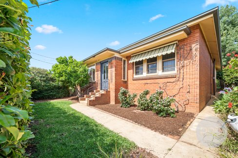 11 Bourke Street, TURVEY PARK NSW 2650