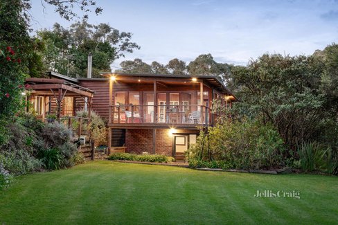 11 Bradleys Lane North Warrandyte 3113