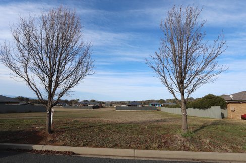 11 Burgun Drive, TUMBARUMBA NSW 2653