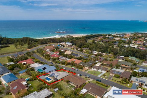 11 Canomie Street, SAPPHIRE BEACH NSW 2450