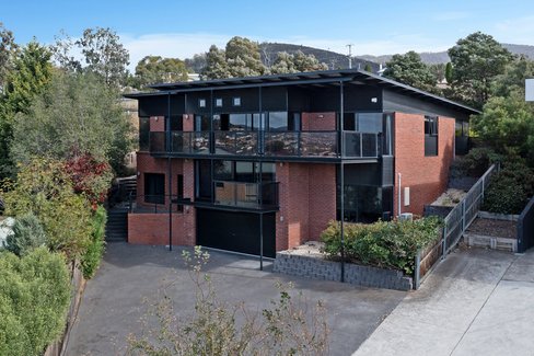 11 Chablis Ct, BERRIEDALE