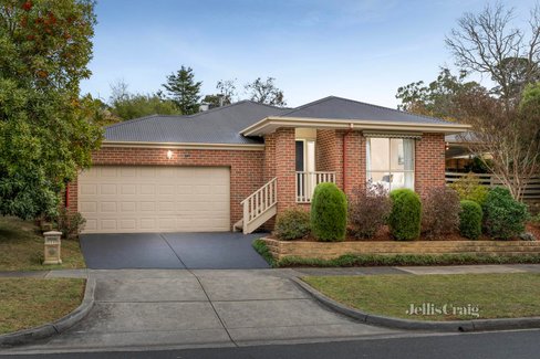 11 Charles Street Kilsyth 3137