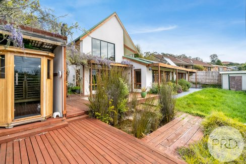 11 Clearwater Court, BLACKMANS BAY TAS 7052