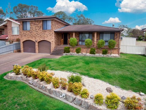 11 Corina Avenue, BOLWARRA HEIGHTS NSW 2320