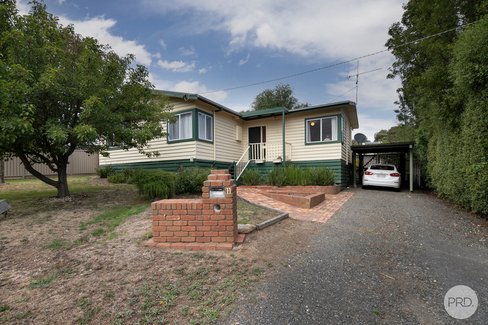 11 Davis Street, CRESWICK VIC 3363