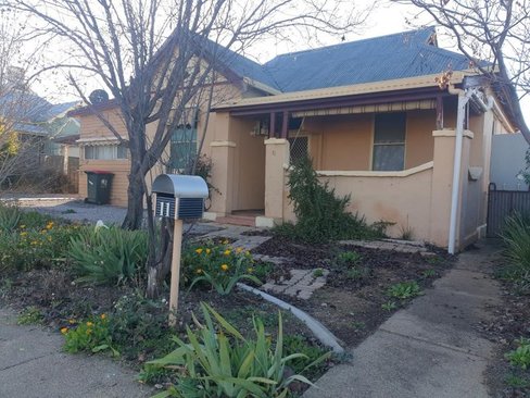 11 Dean Street, TAMWORTH NSW 2340