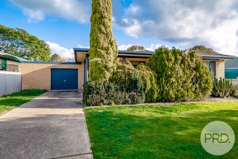 11 Dunn Avenue, FOREST HILL NSW 2651