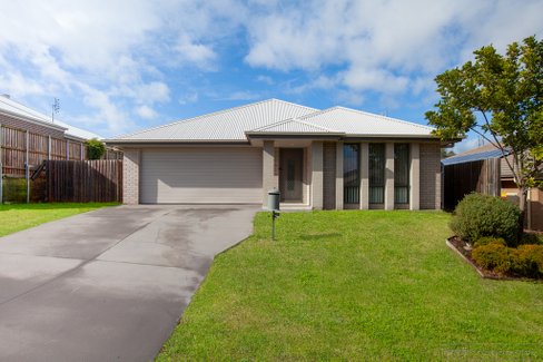 11 Dunnart Street, ABERGLASSLYN NSW 2320