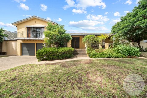 11 Eastlake Drive, LAKE ALBERT NSW 2650