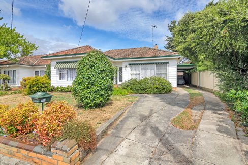 11 El Ramleh Avenue, WENDOUREE VIC 3355