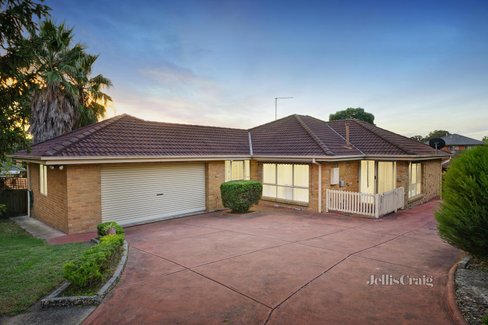 1 1 Emerald Street Mount Waverley 3149