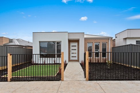 11 Friswell Avenue, FLORA HILL VIC 3550