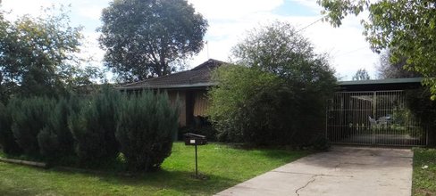 11 Gardenia Avenue, LAKE ALBERT NSW 2650