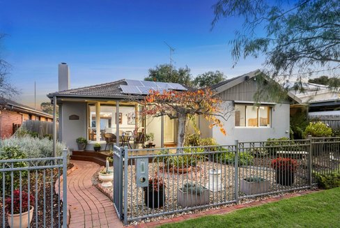 11 Glen Avenue East Geelong 3219