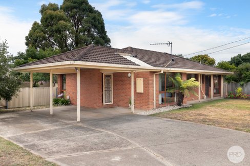 11 Glendenning Street, CANADIAN VIC 3350