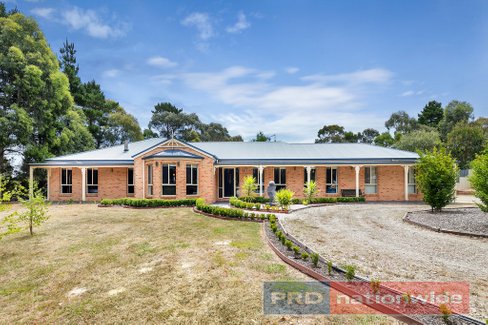 11 Glynwood Grove, ENFIELD VIC 3352