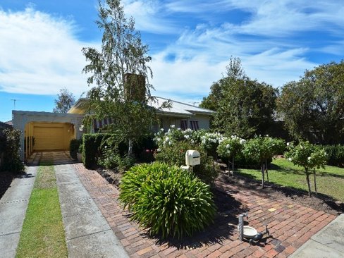 11 Godfrey Street East Geelong 3219