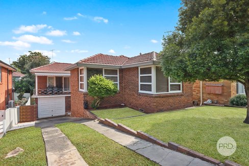 11 Godfrey Street, PENSHURST NSW 2222