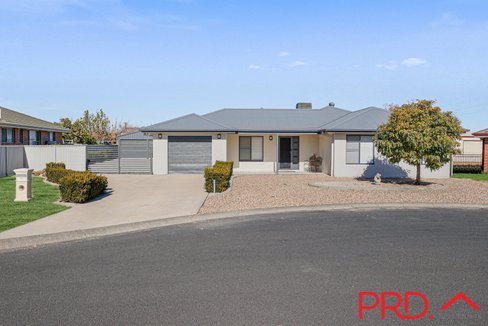 11 Gregory Close, TAMWORTH NSW 2340