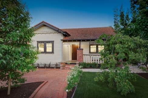 11 Grovedale Road Surrey Hills 3127