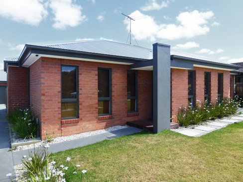 1/1 Gwyther Road Highton 3216