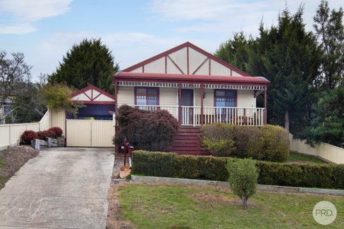 11 Hammon Street, CRESWICK VIC 3363