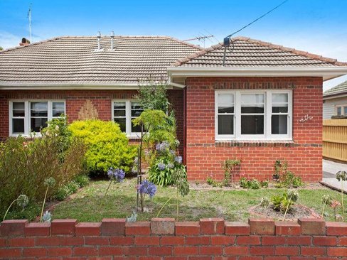 11 Hawthorn Avenue, Belmont