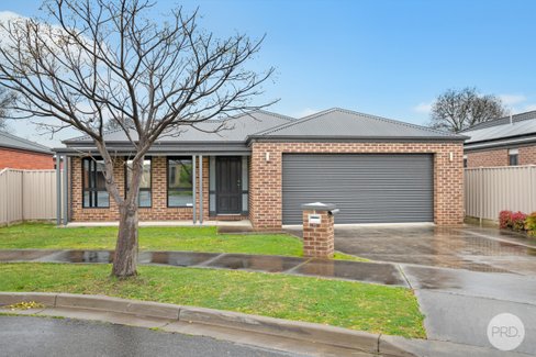 11 Heppner Court, SEBASTOPOL VIC 3356