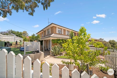 1/1 Heyington Place, KENNINGTON VIC 3550