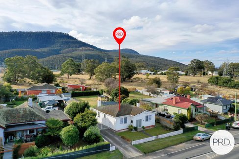 11 Hobart Road, NEW NORFOLK TAS 7140