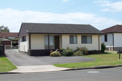 11 Hooka Creek Road, BERKELEY NSW 2506