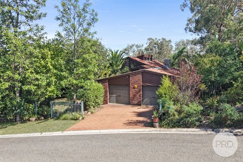 11 Jacaranda Place, TAMWORTH NSW 2340