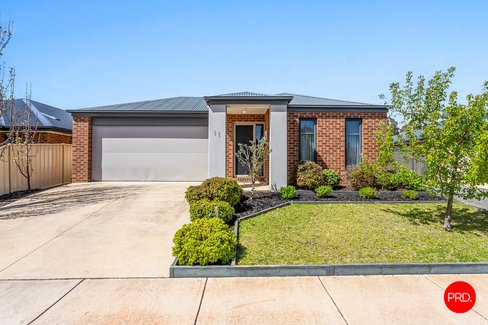 11 Jenolian Street, HUNTLY