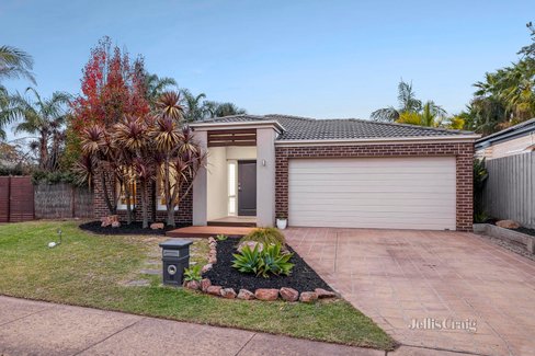 11 John William Drive Mount Martha 3934