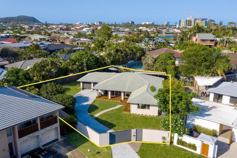 11 Kauri Court, PALM BEACH QLD 4221