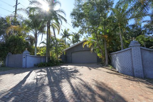 11 Kingsway Drive, MOLENDINAR QLD 4214