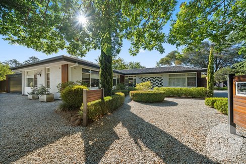 11 Kyeamba Avenue, LAKE ALBERT NSW 2650