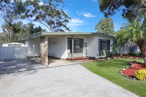 11 Lakelands Drive, DAPTO NSW 2530